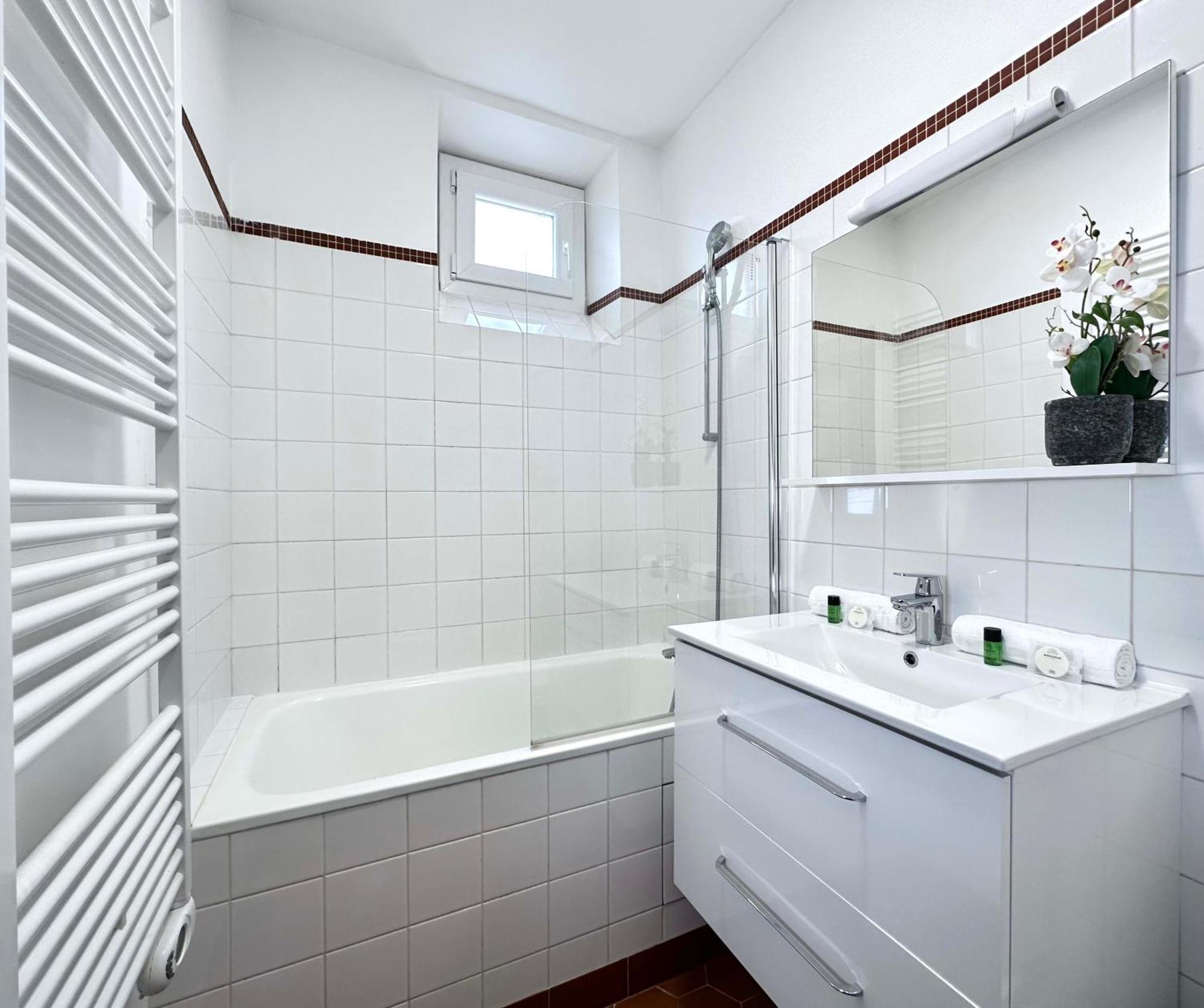 Appartamento Welcoming & Cosy Flat Near Republique Parigi Esterno foto