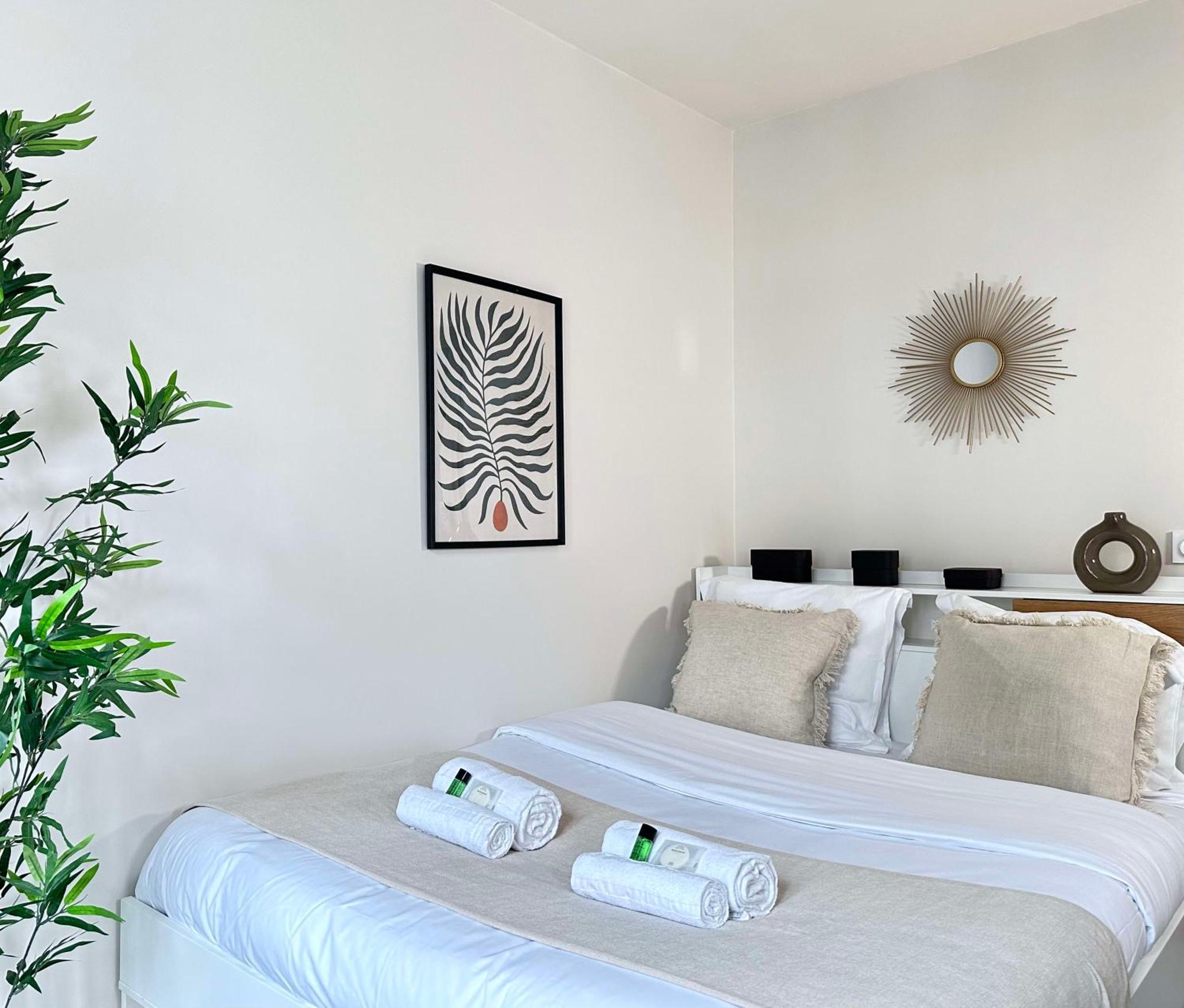 Appartamento Welcoming & Cosy Flat Near Republique Parigi Esterno foto