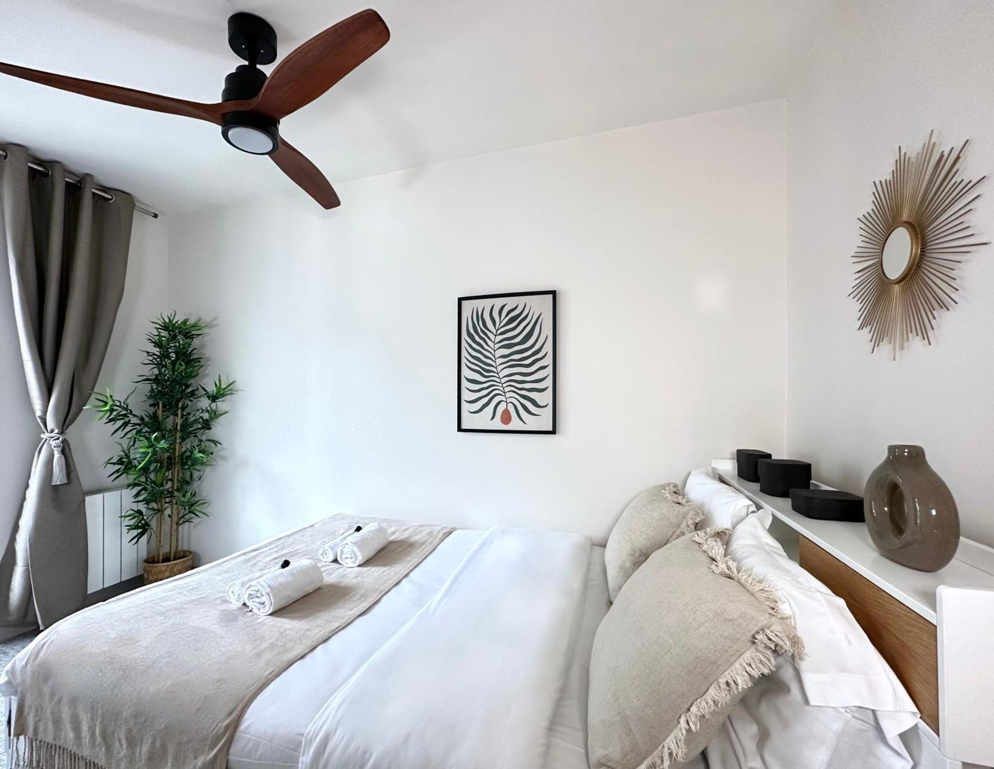 Appartamento Welcoming & Cosy Flat Near Republique Parigi Esterno foto