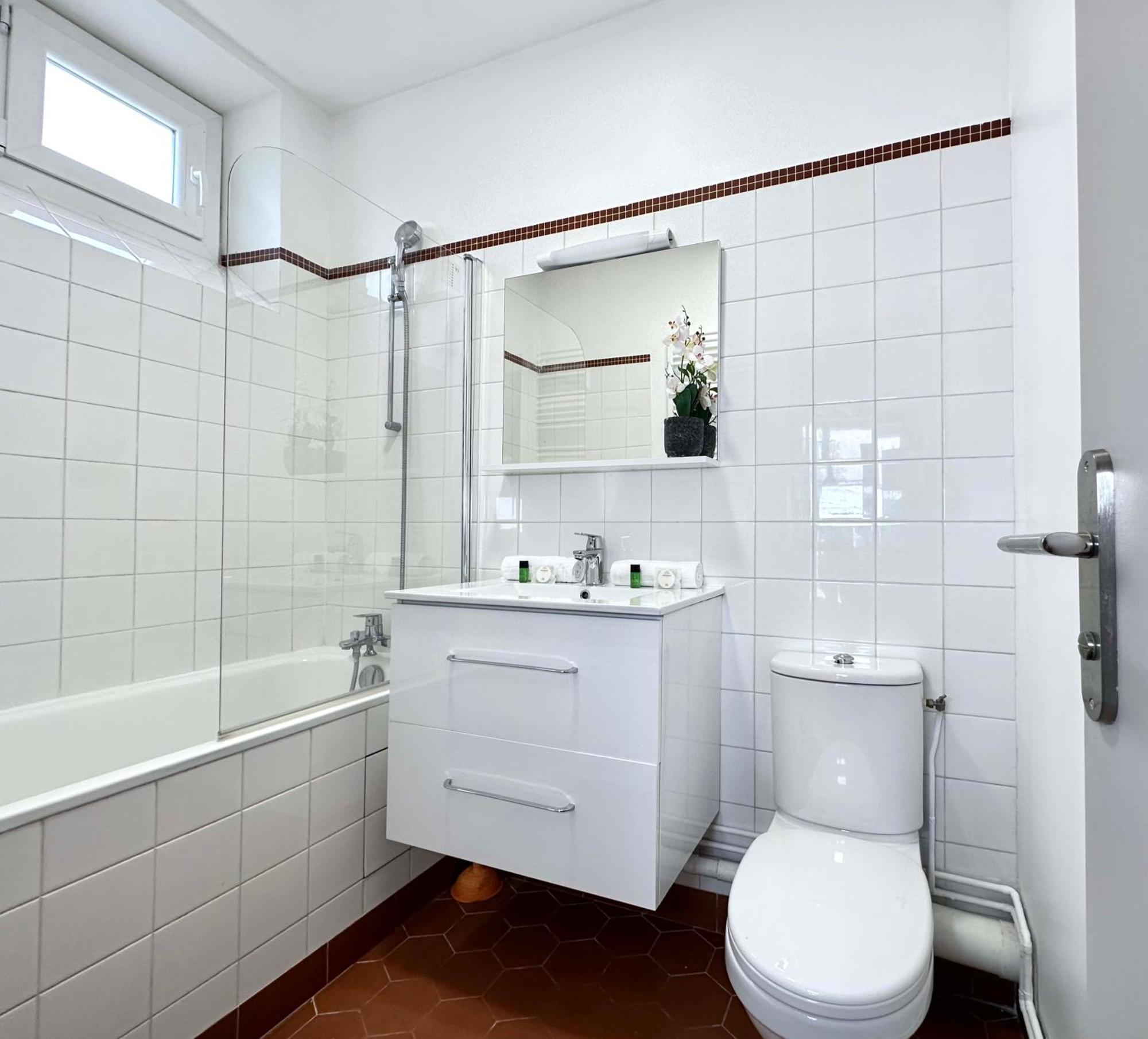 Appartamento Welcoming & Cosy Flat Near Republique Parigi Esterno foto