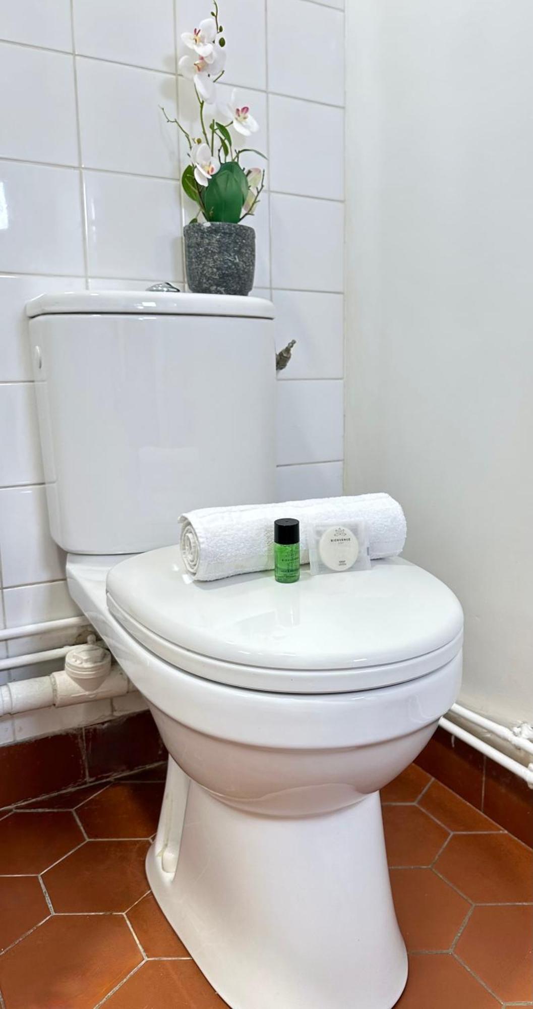 Appartamento Welcoming & Cosy Flat Near Republique Parigi Esterno foto